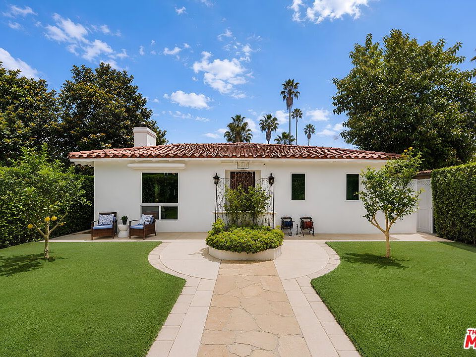 256 N Doheny Dr